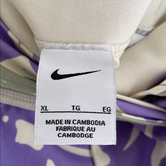 Nike Purple and Green Apparel - Picture 7 of 9